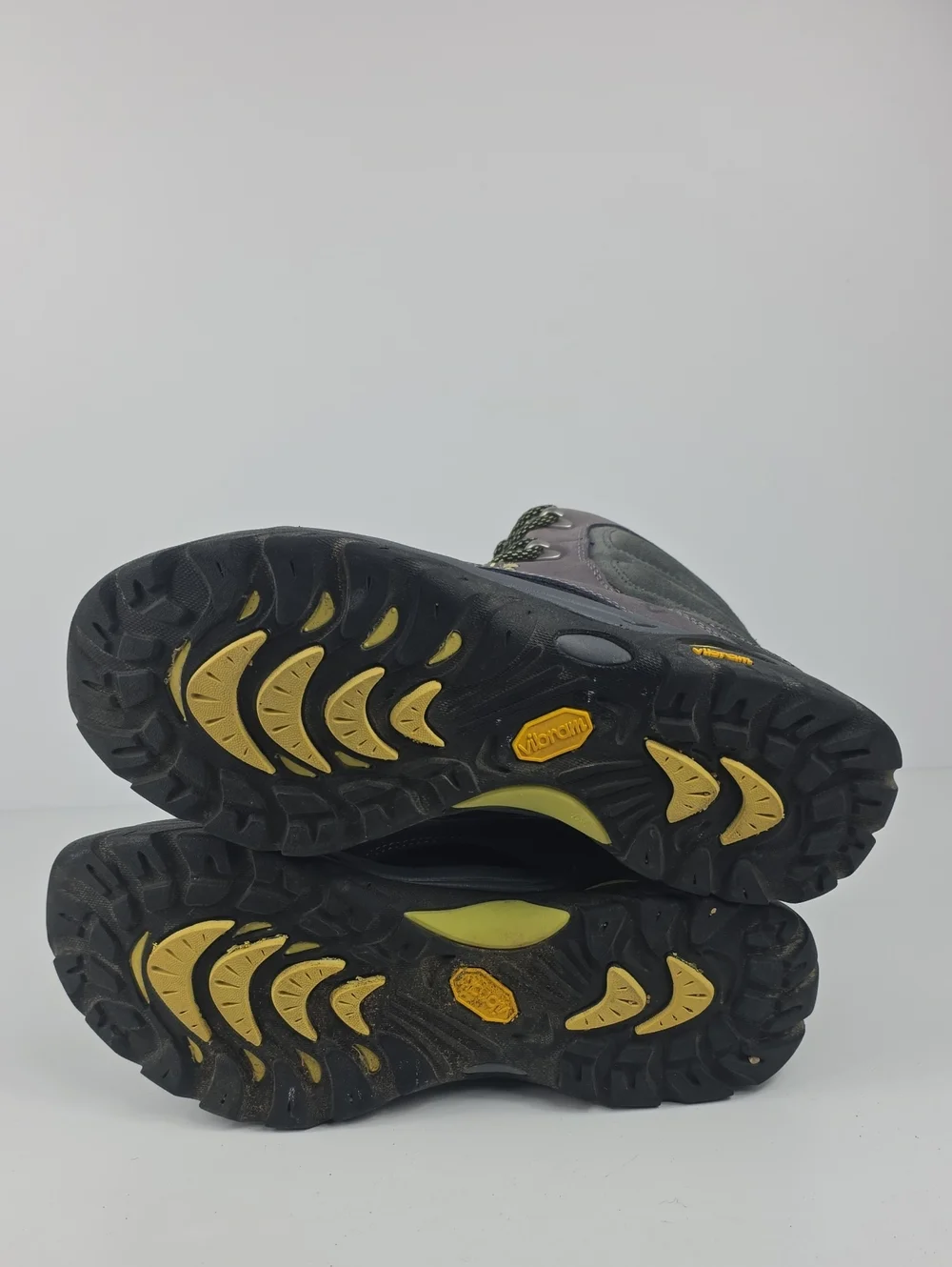 Ahnu Montara Women's Waterproof Hiking Boots Size 8.5